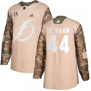 Youth Adidas Tampa Bay Lightning Calvin de Haan Camo Veterans Day Practice 2022 Stanley Cup Final Jersey - Authentic